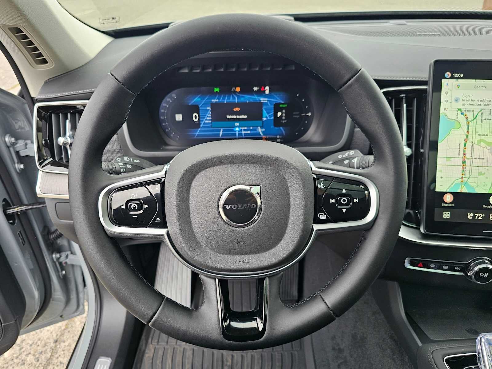 2026 Volvo XC90 Plug-In Hybrid Ultra Dark Theme