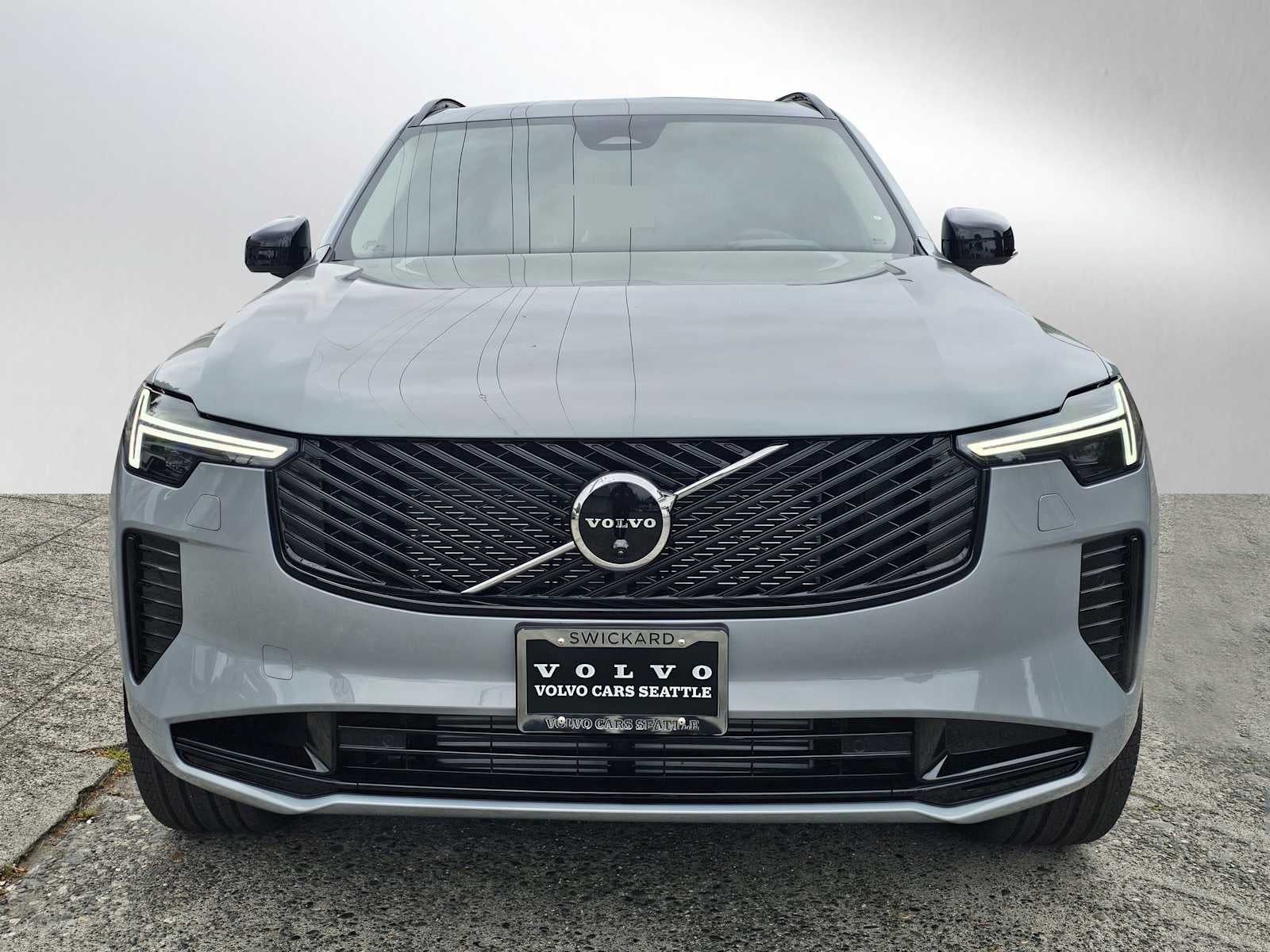 2026 Volvo XC90 Plug-In Hybrid Ultra Dark Theme