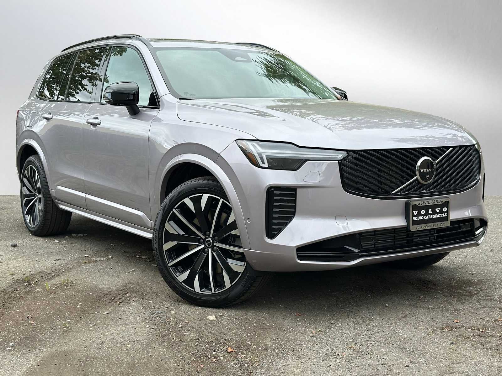 2026 Volvo XC90 Plug-In Hybrid Ultra Dark Theme