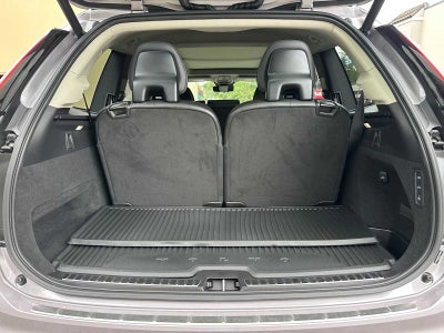 2026 Volvo XC90 Plug-In Hybrid Ultra Dark Theme