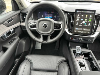2026 Volvo XC90 Plug-In Hybrid Ultra Dark Theme