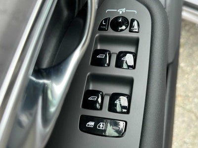 2026 Volvo XC90 Plug-In Hybrid Ultra Dark Theme