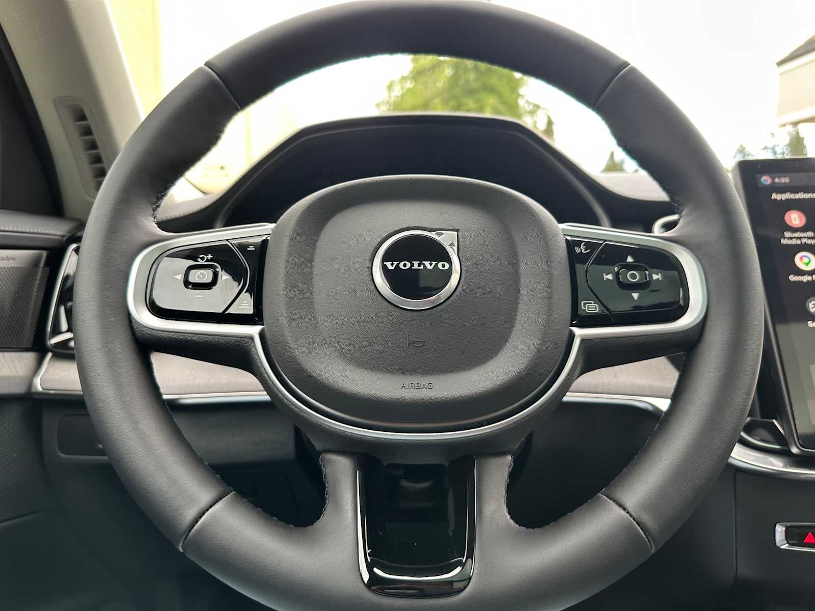 2026 Volvo XC90 Plug-In Hybrid Ultra Dark Theme