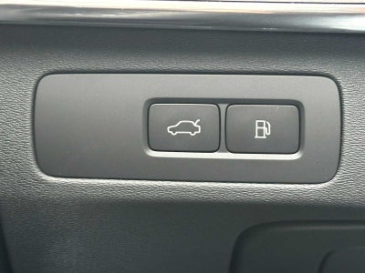 2026 Volvo XC90 Plug-In Hybrid Ultra Dark Theme