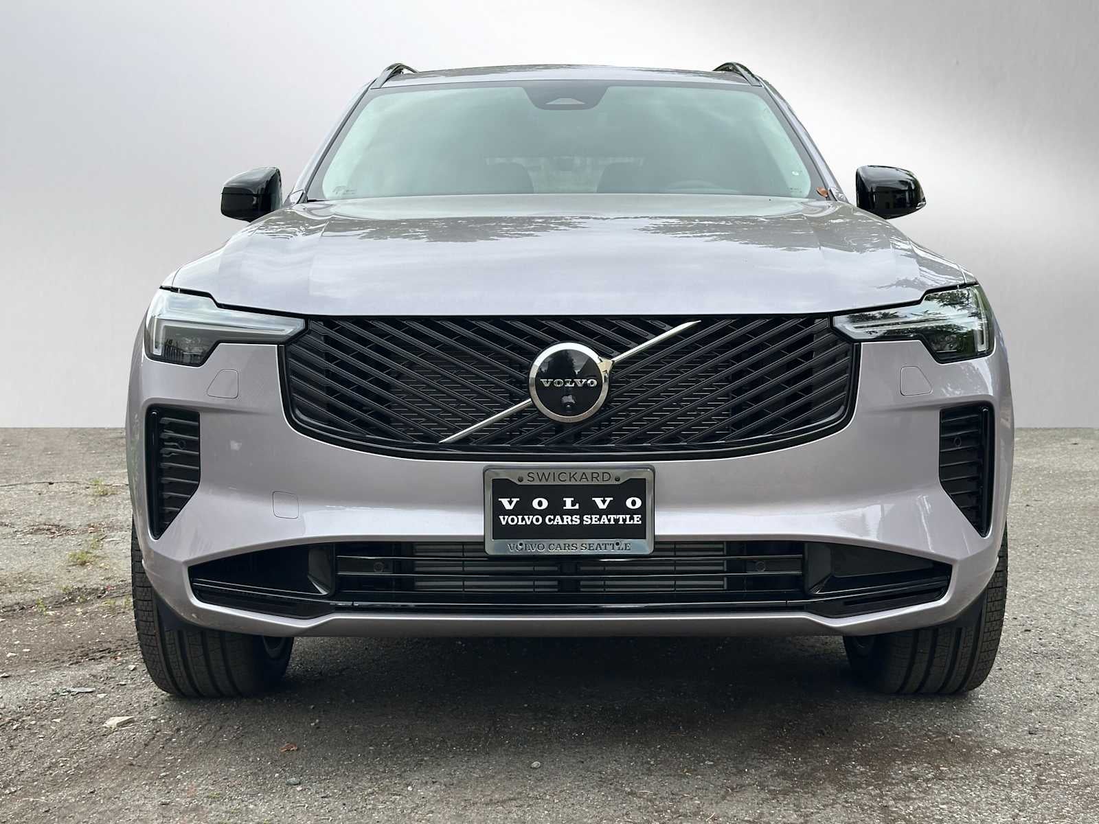 2026 Volvo XC90 Plug-In Hybrid Ultra Dark Theme