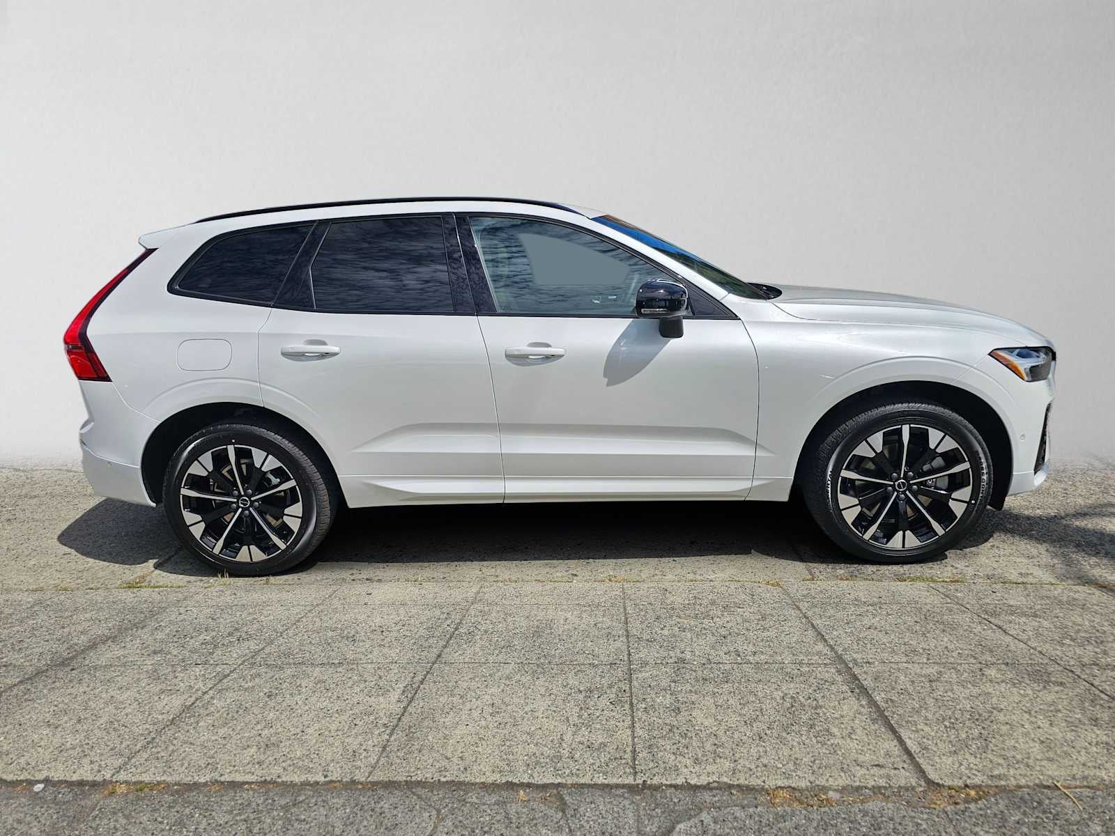 2026 Volvo XC60 Plug-In Hybrid Plus