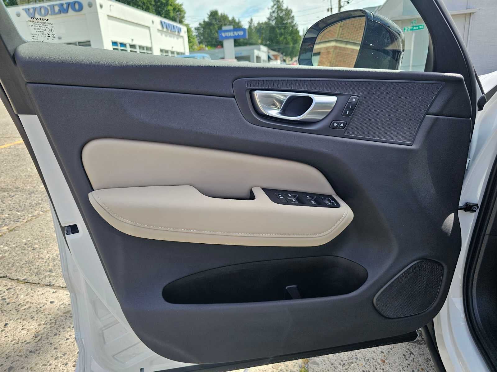 2026 Volvo XC60 Plug-In Hybrid Plus
