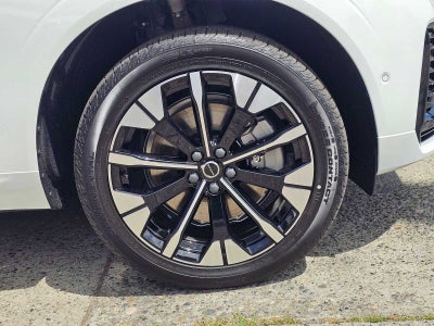 2026 Volvo XC60 Plug-In Hybrid Plus