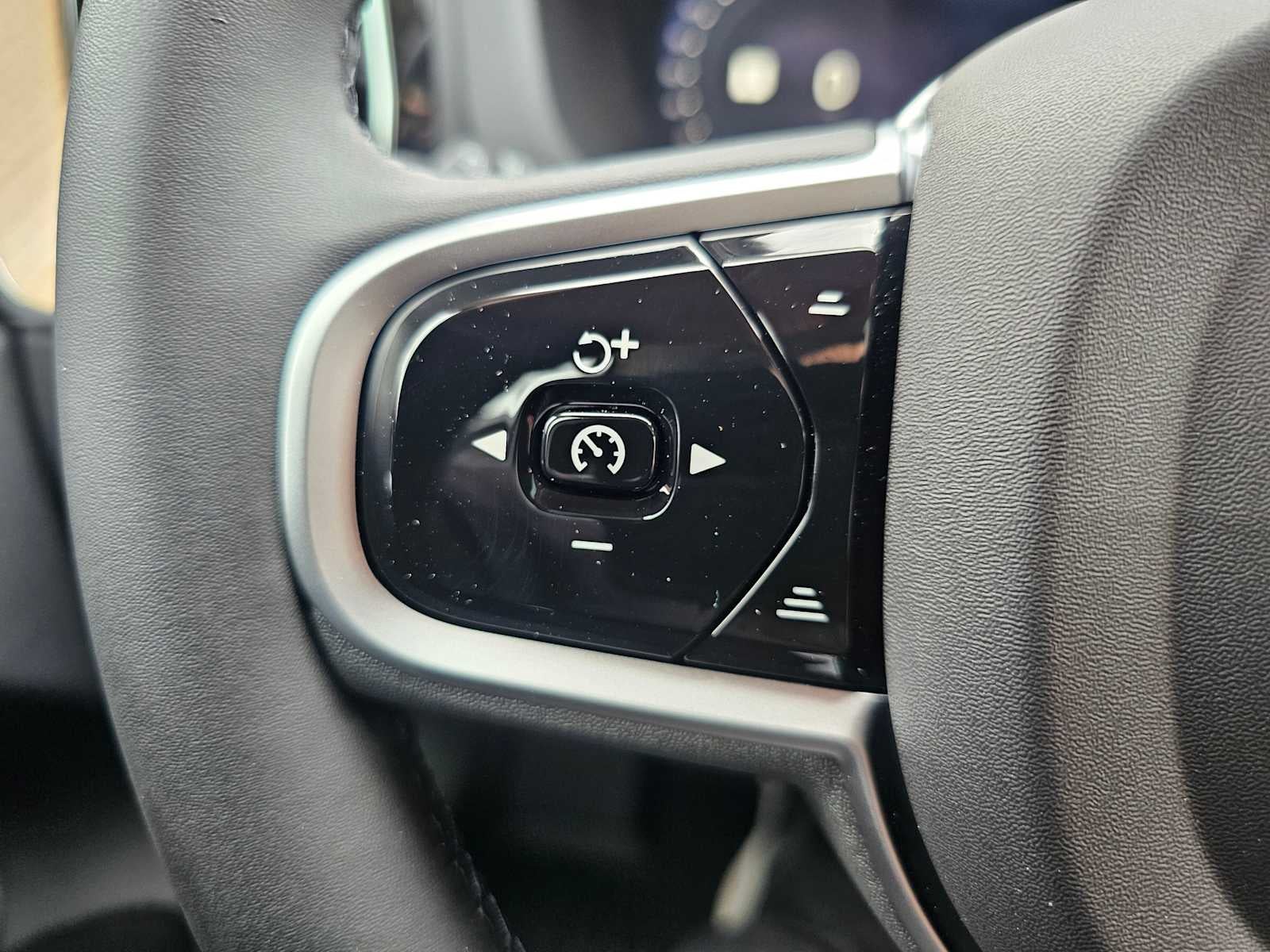 2026 Volvo XC60 Plug-In Hybrid Plus