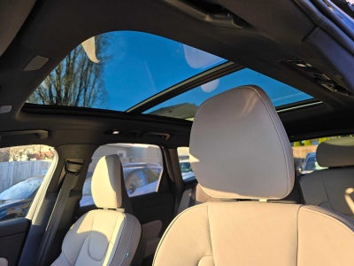 2026 Volvo XC60 Plug-In Hybrid Plus