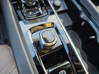 2026 Volvo XC60 Plug-In Hybrid Plus