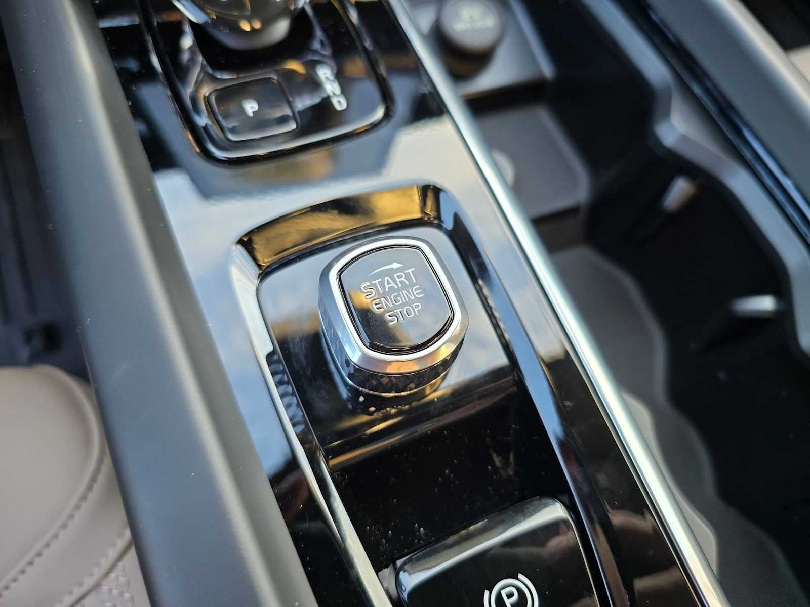 2026 Volvo XC60 Plug-In Hybrid Plus