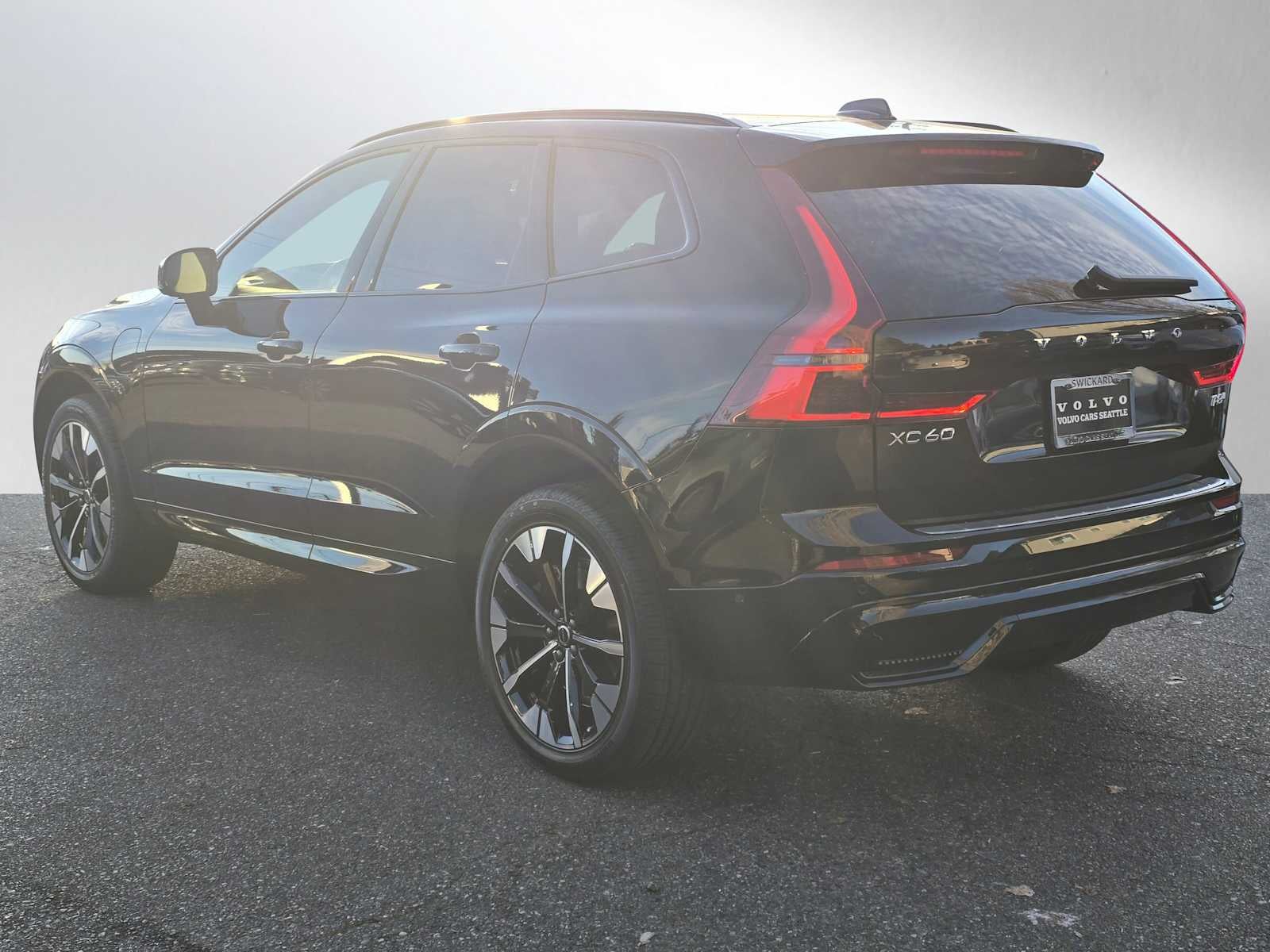 2026 Volvo XC60 Plug-In Hybrid Plus