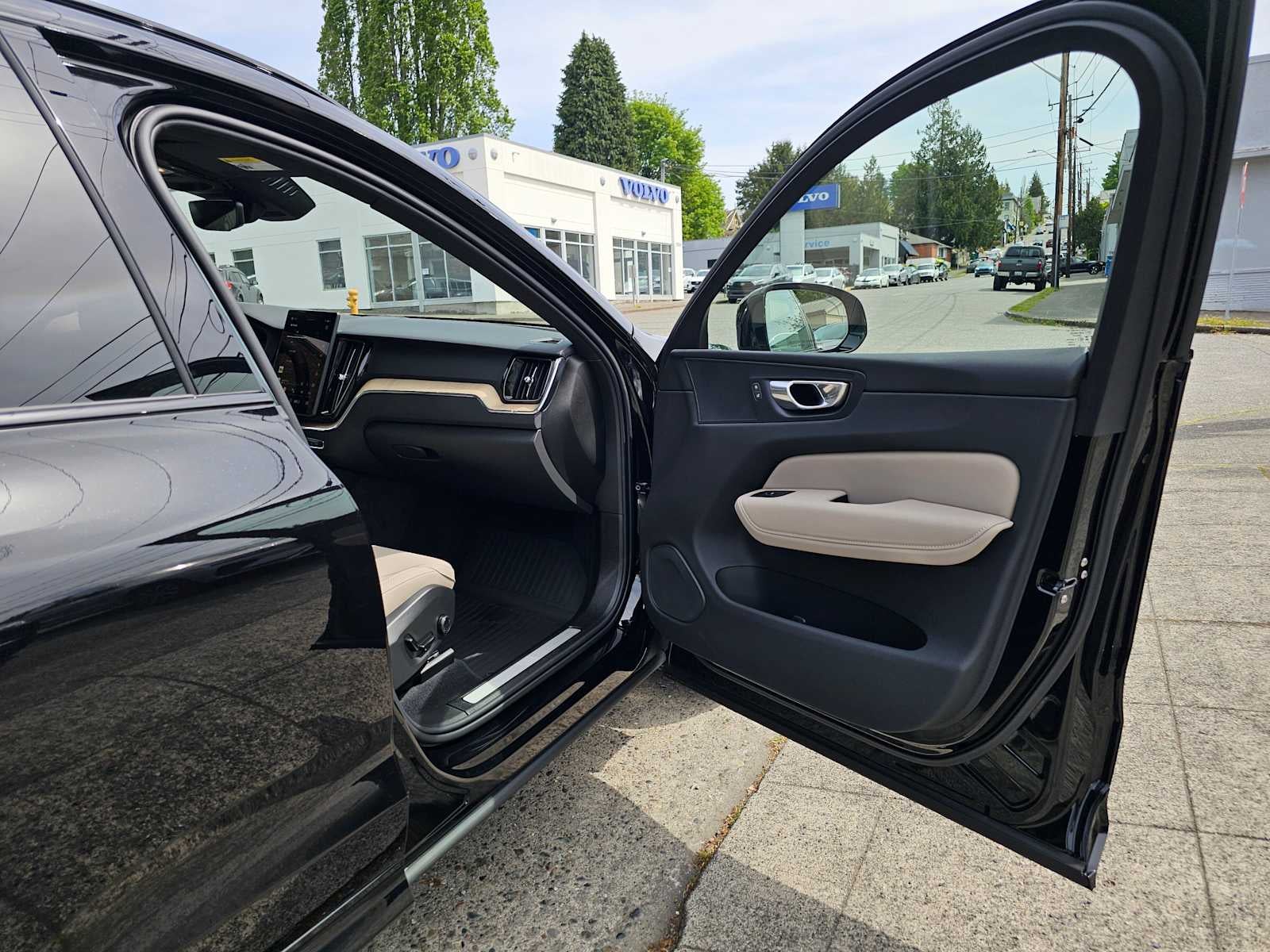 2026 Volvo XC60 Plug-In Hybrid Plus