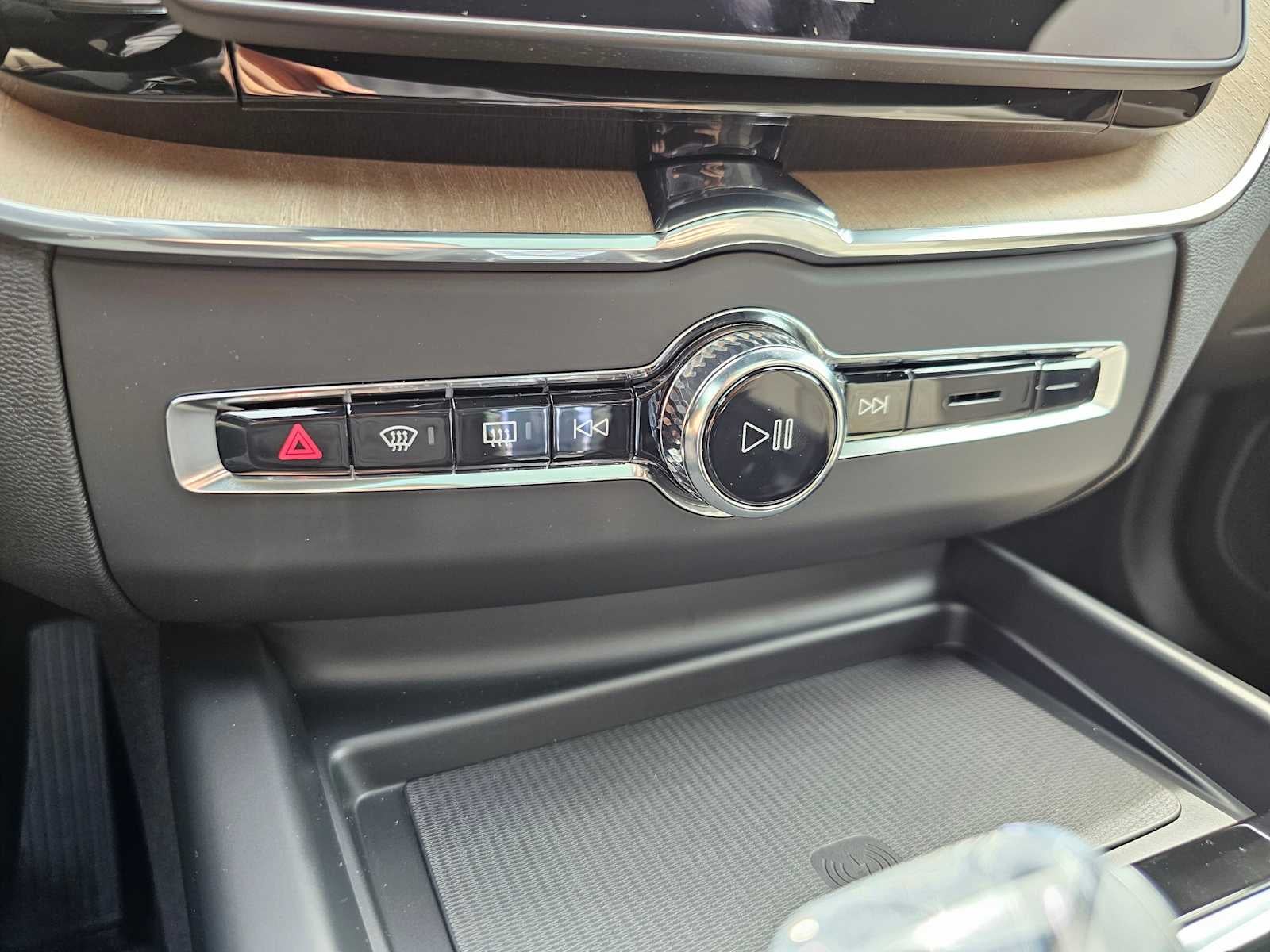 2026 Volvo XC60 Plug-In Hybrid Plus