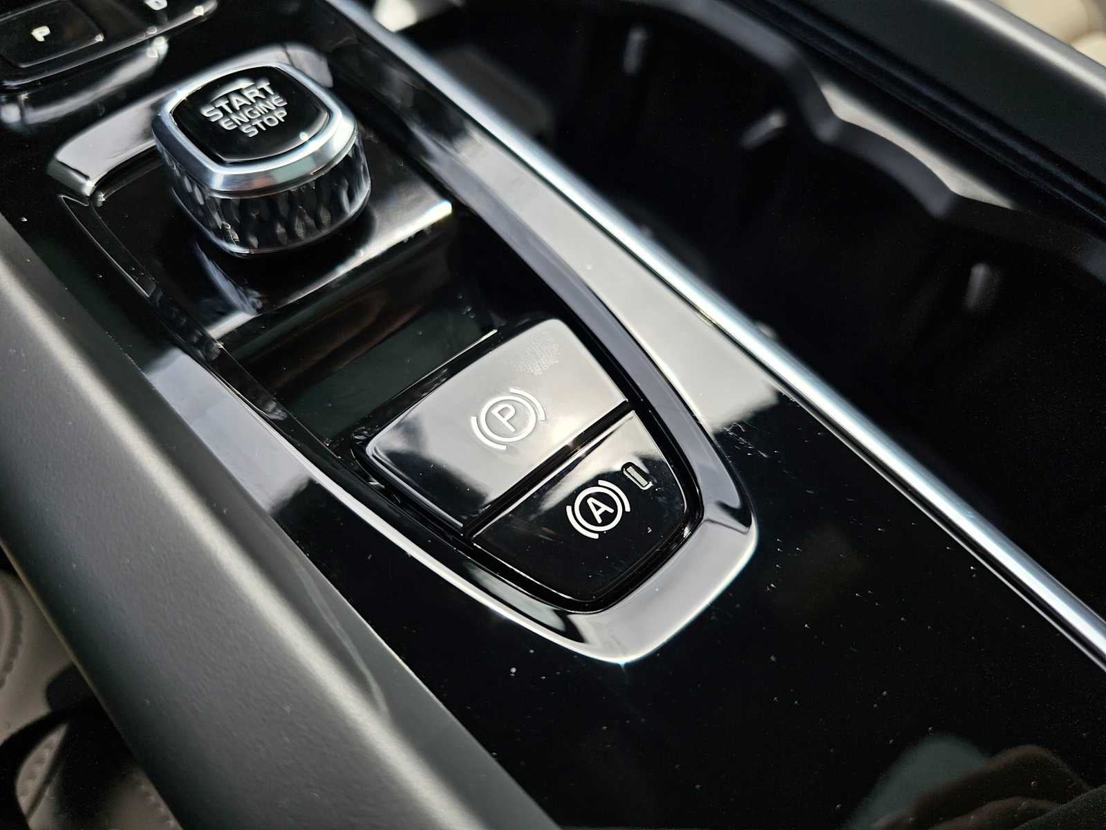2026 Volvo XC60 Plug-In Hybrid Plus