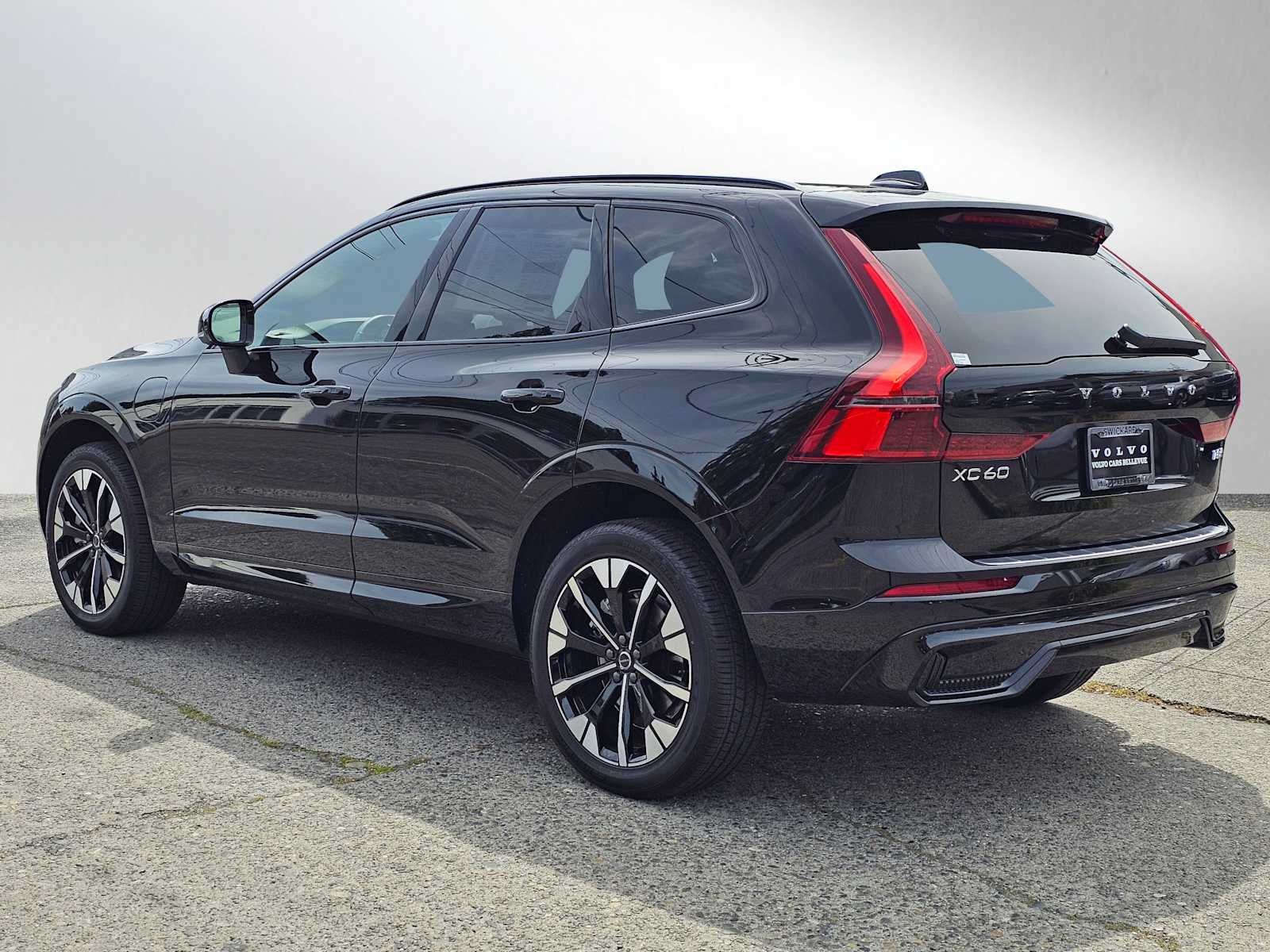 2026 Volvo XC60 Plug-In Hybrid Plus