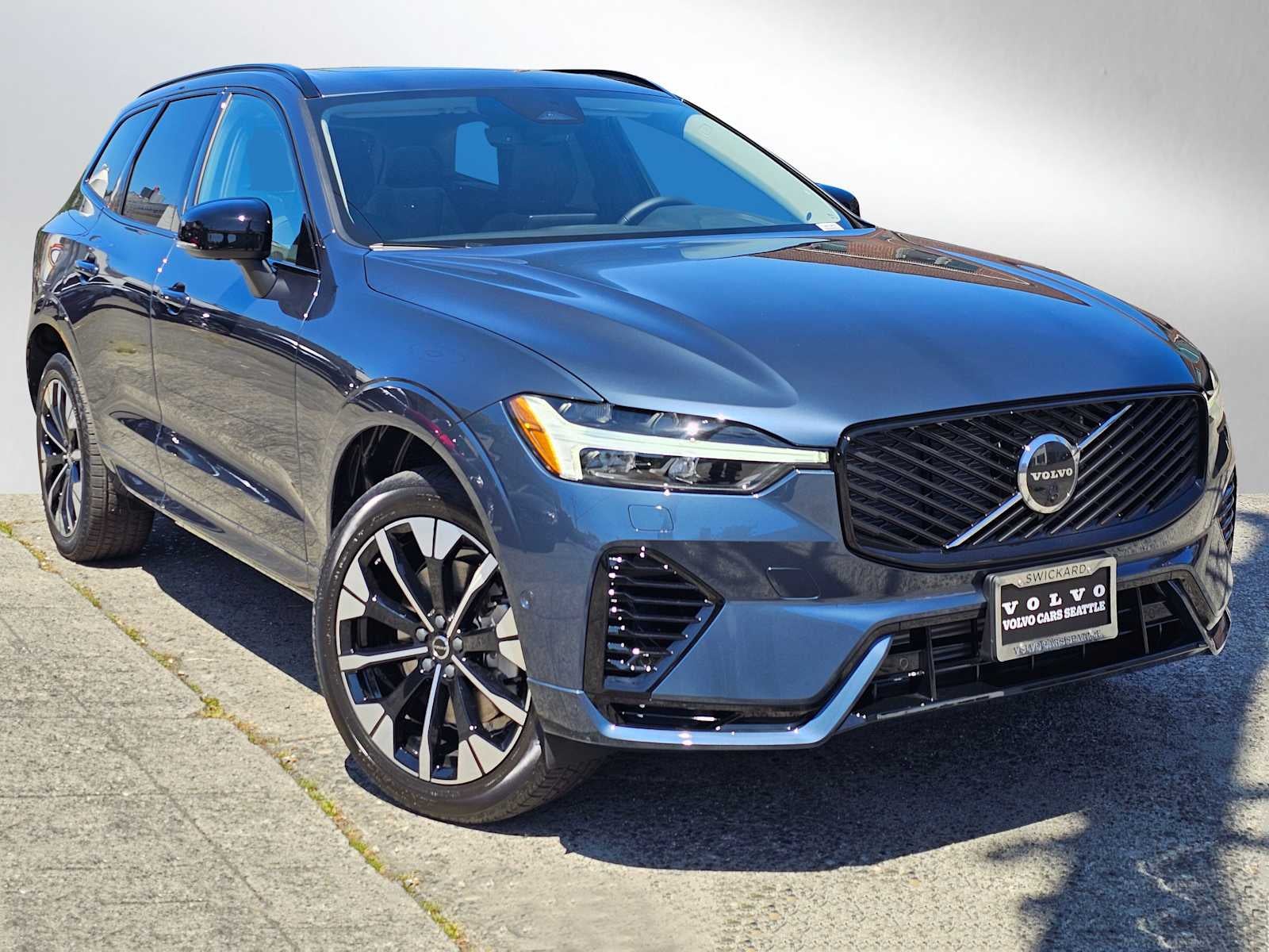 2026 Volvo XC60 Plug-In Hybrid Plus