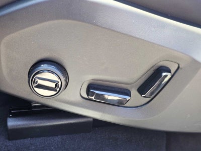 2026 Volvo XC60 Plug-In Hybrid Plus
