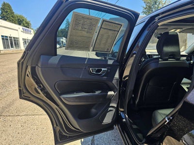 2025 Volvo XC60 Plug-In Hybrid Plus