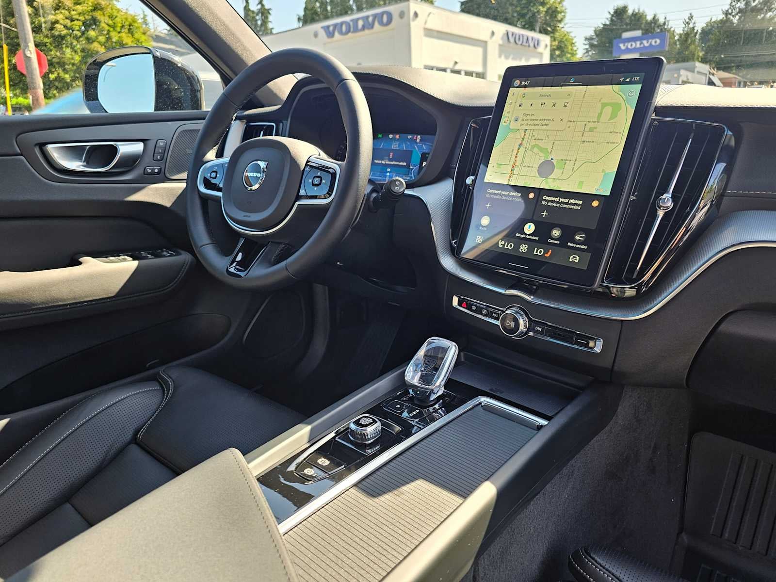 2026 Volvo XC60 Plug-In Hybrid Ultra Black Edition