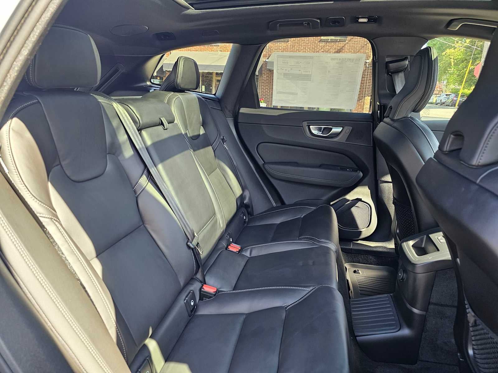 2026 Volvo XC60 Plug-In Hybrid Ultra Black Edition