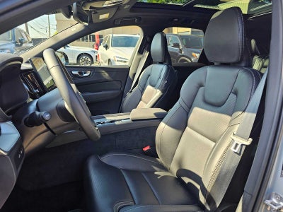 2026 Volvo XC60 Plug-In Hybrid Ultra Black Edition