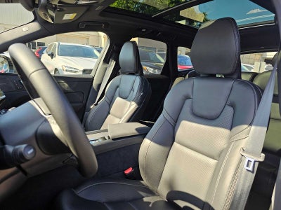 2026 Volvo XC60 Plug-In Hybrid Ultra Black Edition
