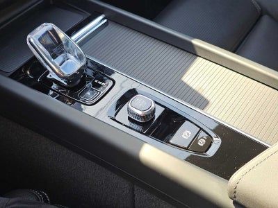 2026 Volvo XC60 Plug-In Hybrid Ultra Black Edition
