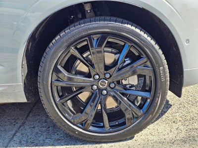 2026 Volvo XC60 Plug-In Hybrid Ultra Black Edition