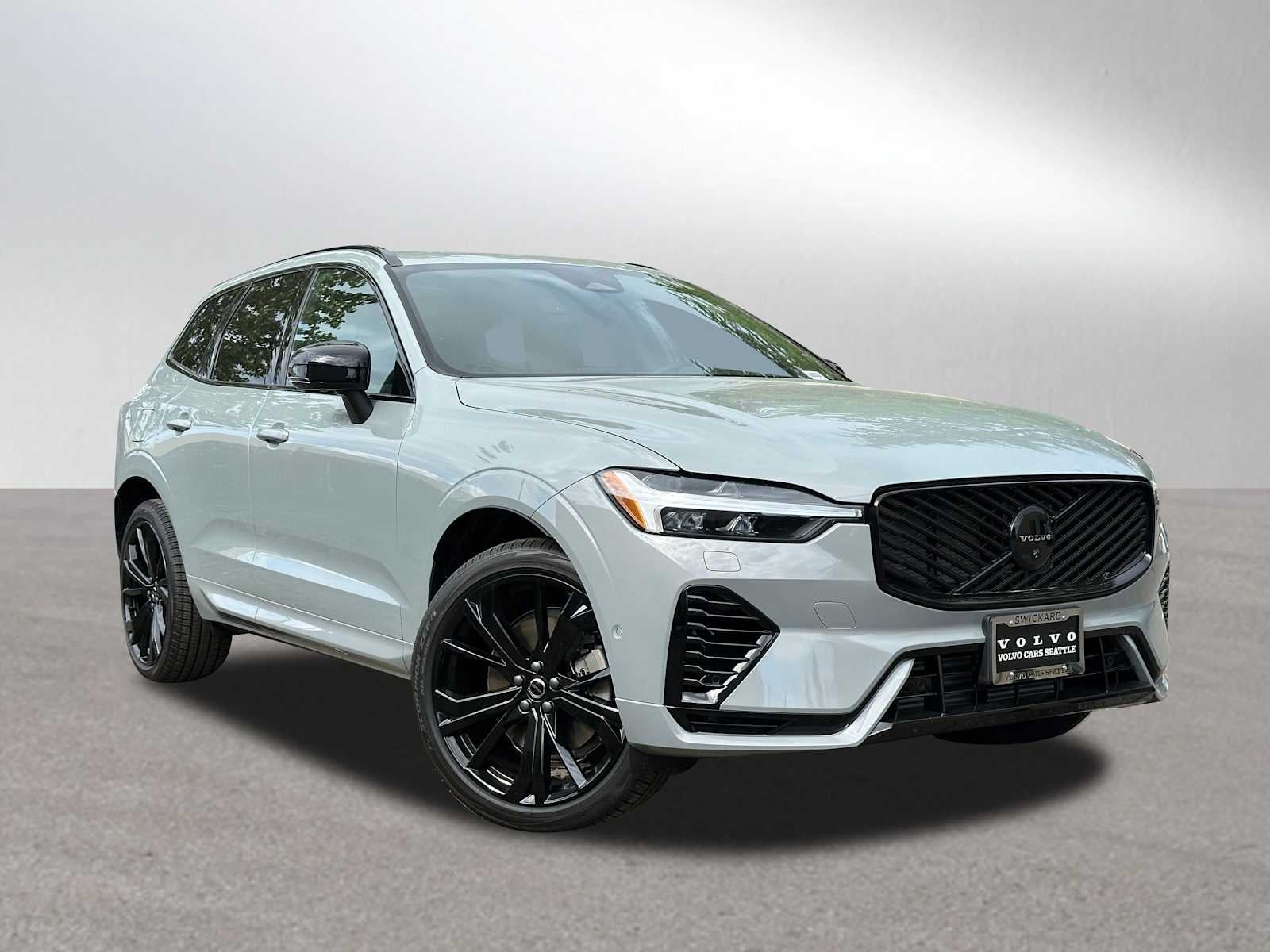 2026 Volvo XC60 Plug-In Hybrid Ultra Black Edition