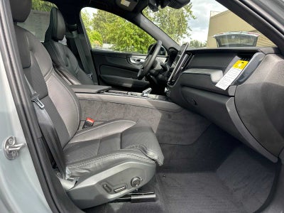 2026 Volvo XC60 Plug-In Hybrid Ultra Black Edition