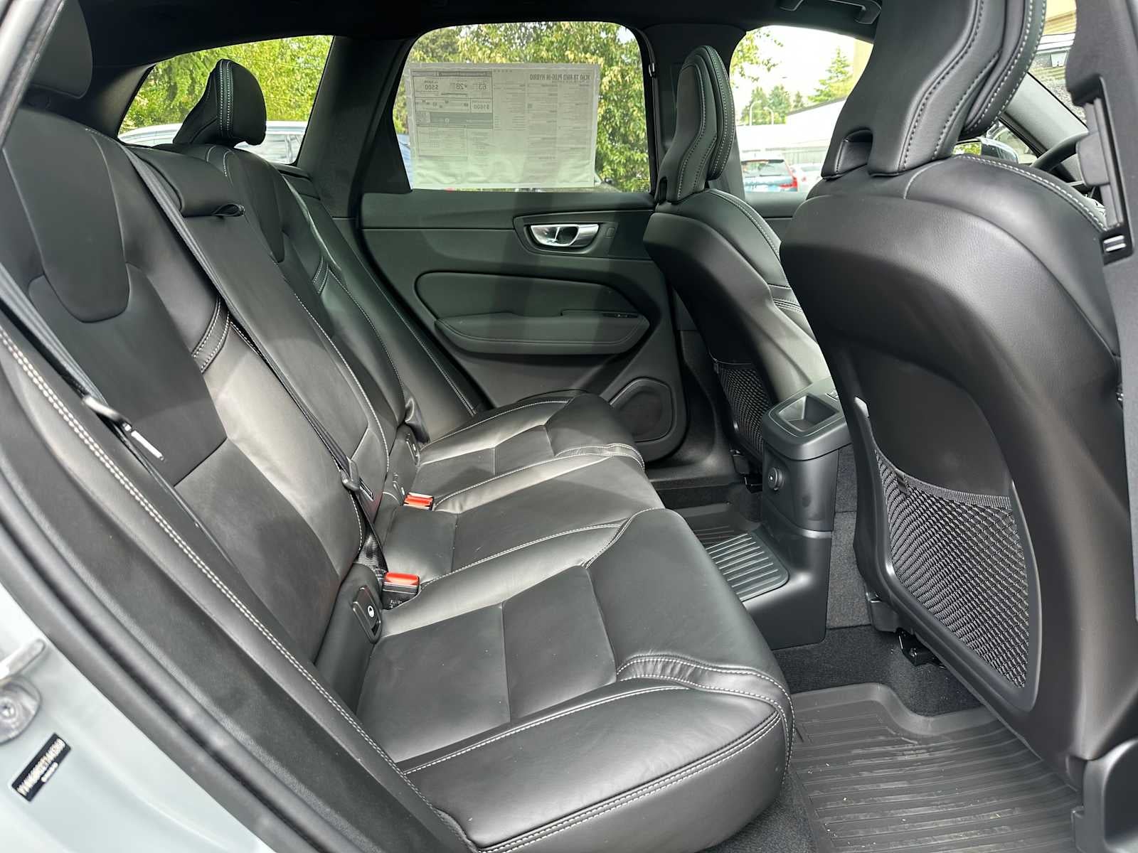 2026 Volvo XC60 Plug-In Hybrid Ultra Black Edition