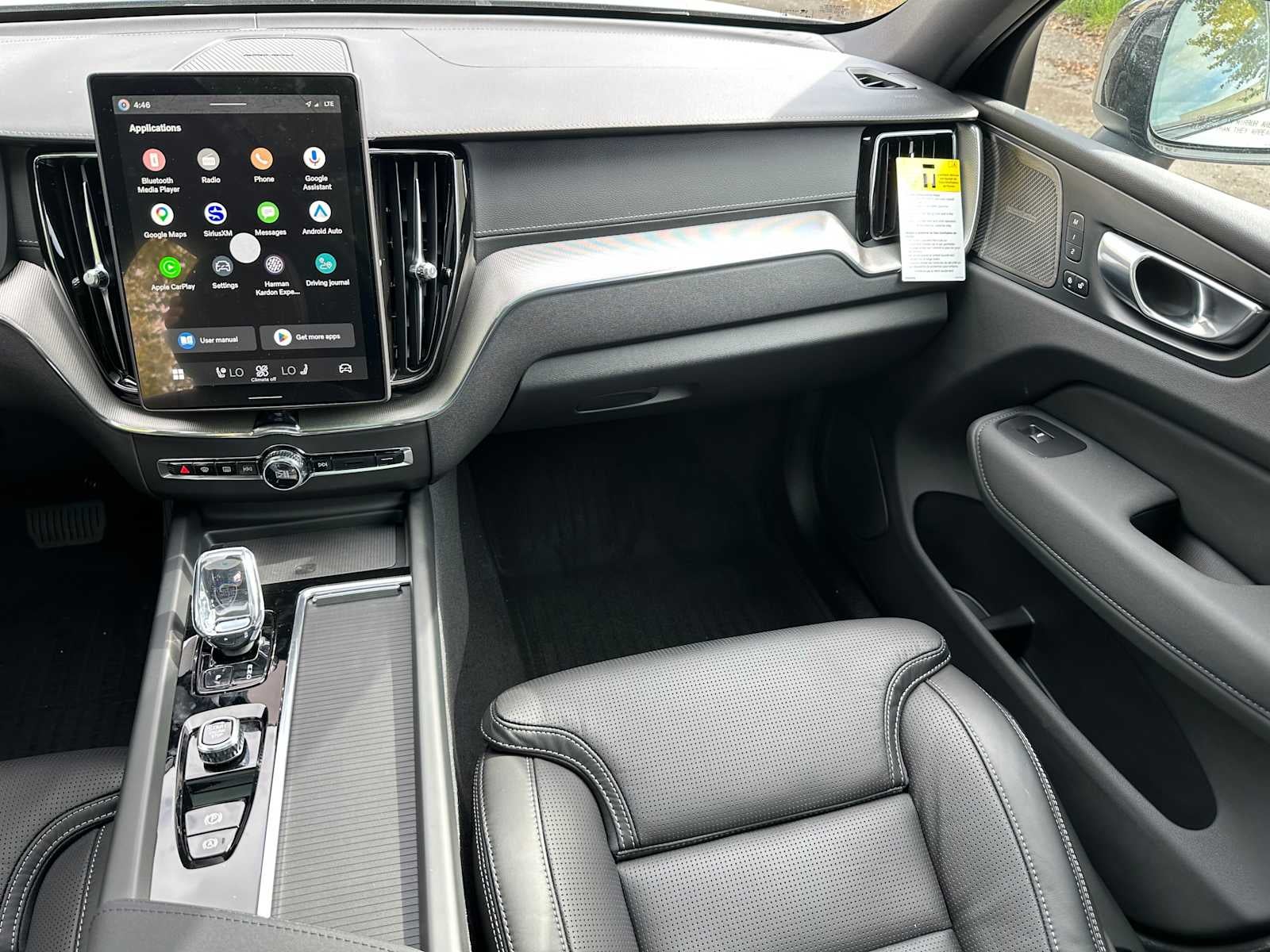 2026 Volvo XC60 Plug-In Hybrid Ultra Black Edition