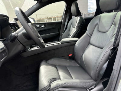 2026 Volvo XC60 Plug-In Hybrid Ultra Black Edition