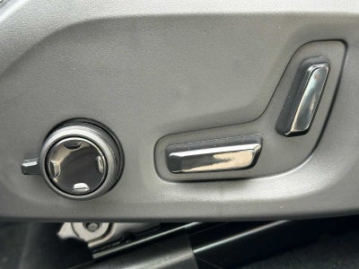2026 Volvo XC60 Plug-In Hybrid Ultra Black Edition