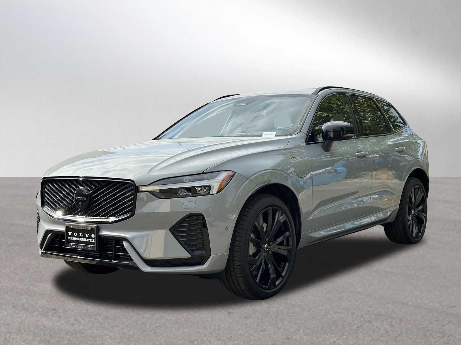 2026 Volvo XC60 Plug-In Hybrid Ultra Black Edition