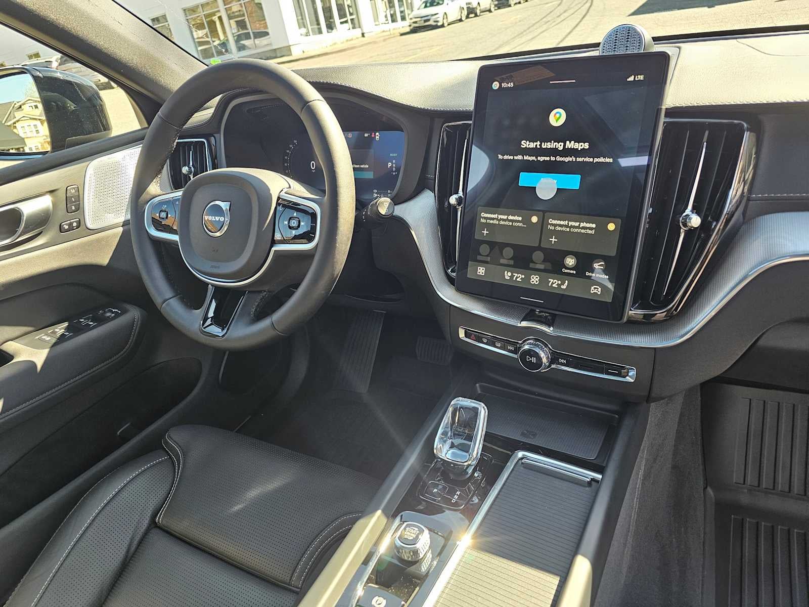2026 Volvo XC60 Plug-In Hybrid Ultra Black Edition