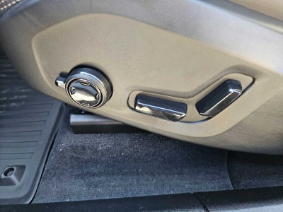 2026 Volvo XC60 Plug-In Hybrid Ultra Black Edition
