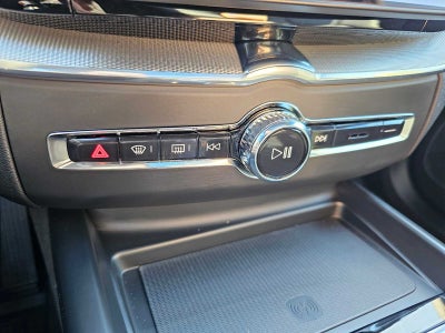 2026 Volvo XC60 Plug-In Hybrid Ultra Black Edition