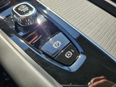 2026 Volvo XC60 Plug-In Hybrid Ultra Black Edition