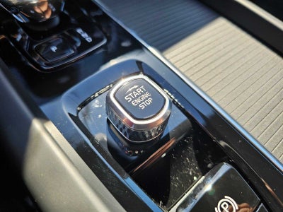 2026 Volvo XC60 Plug-In Hybrid Ultra Black Edition