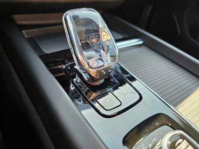 2026 Volvo XC60 Plug-In Hybrid Ultra Black Edition