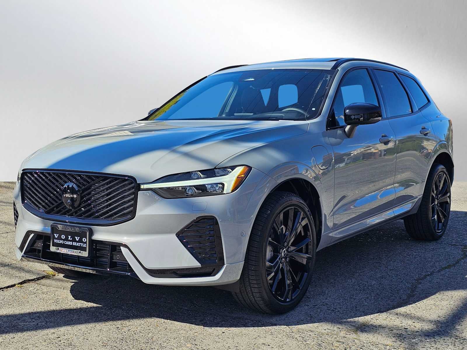 2026 Volvo XC60 Plug-In Hybrid Ultra Black Edition
