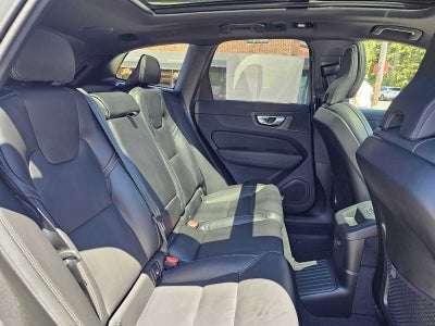 2026 Volvo XC60 Plug-In Hybrid Ultra Black Edition