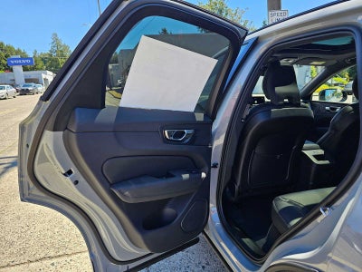 2026 Volvo XC60 Plug-In Hybrid Ultra Black Edition