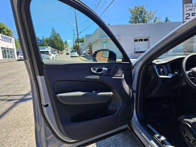2026 Volvo XC60 Plug-In Hybrid Ultra Black Edition