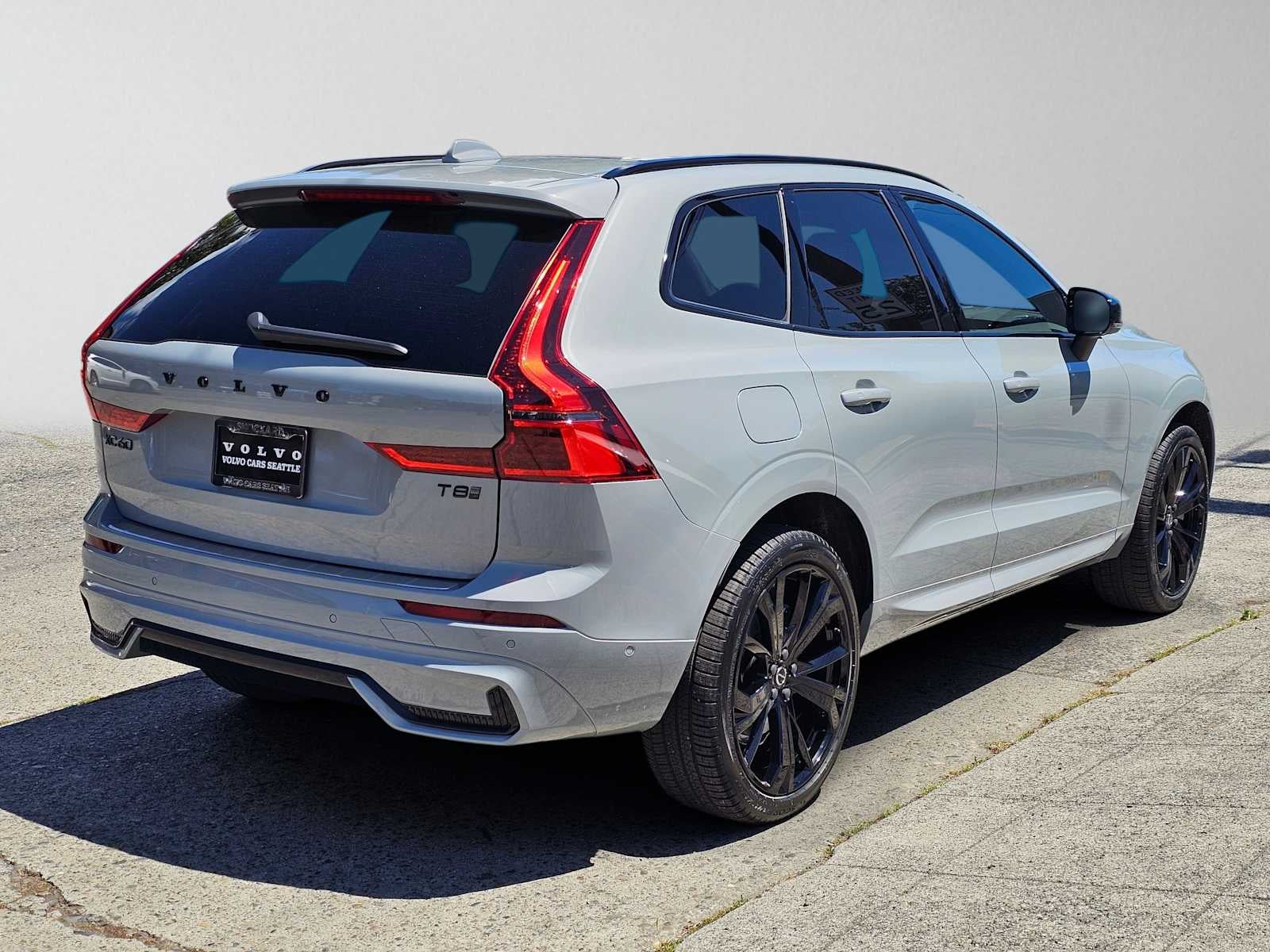 2026 Volvo XC60 Plug-In Hybrid Ultra Black Edition