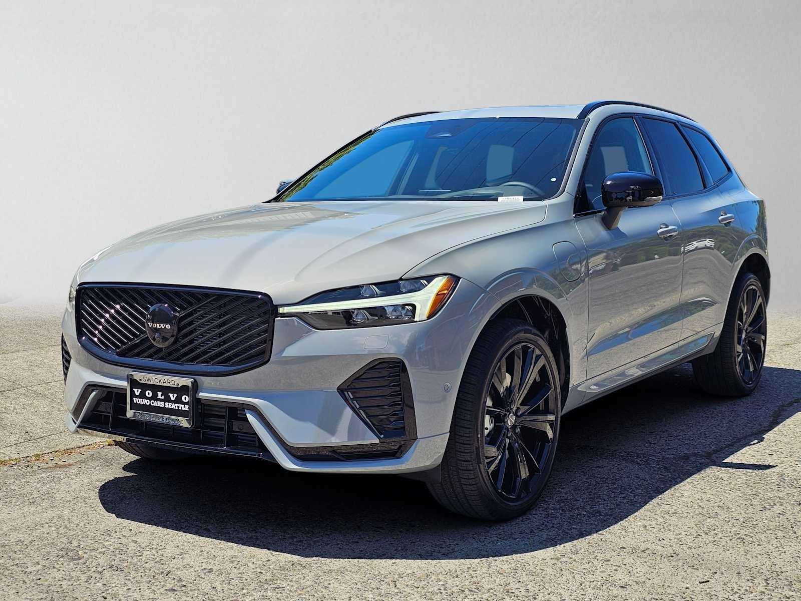 2026 Volvo XC60 Plug-In Hybrid Ultra Black Edition