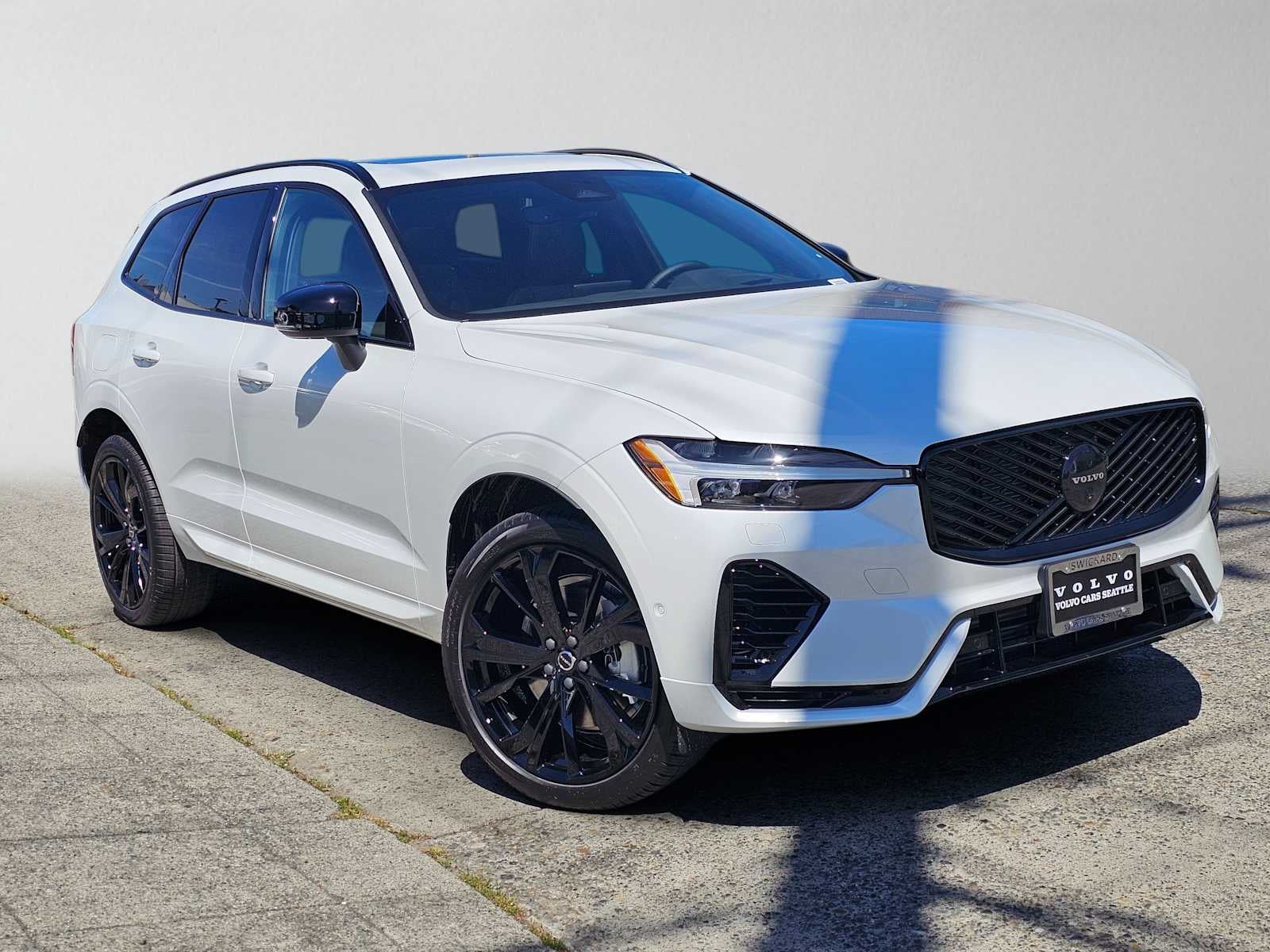 2026 Volvo XC60 Plug-In Hybrid Ultra Black Edition